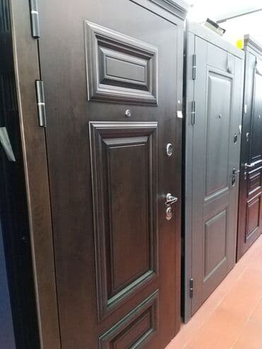 dəmir qab: Qapı, etibarlı kilidləmə sistemi və davamlı materiallardan — 3