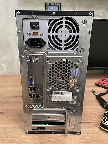 netbook satisi: 2 gb ddr2 ram, 200+ gb hdd, tam işleyir (bir qabaq panelde usb xarab — 3