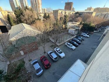 merkez: Bakı, Yasamal, 2 otaqlı, Köhnə tikili, m. Elmlər Akademiyası, 75 kv. m — 12