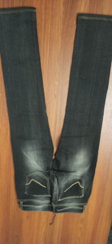 Другая женская одежда: Qadın/kişi üçün tünd mavi (demək olar qara) rəngli denim şalvar. - — 2