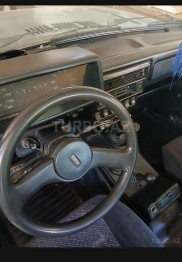 ilkin odenis 2500 azn avtomobil: VAZ 2121 Niva – 1996 - Kuzov: klassik Niva gövdəsi, ön dairəvi — 1