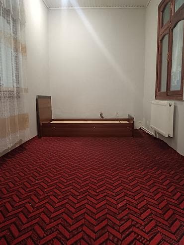 Mənzillər: Masazirda əsas yola yaxın yerdə yerləşen 3 otaqli orta temirli heyet — 3