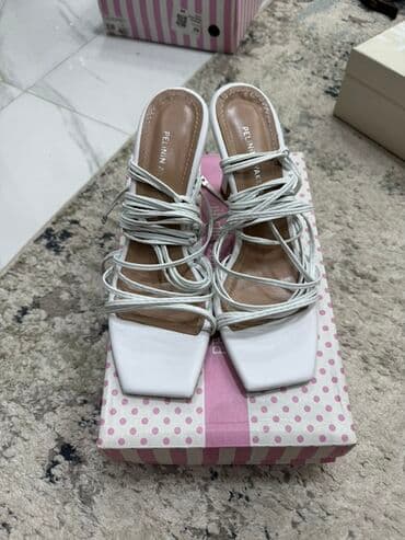 Ölçü: 39, rəng - Ağ, Yeni