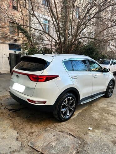 fiat doblo ölüxana: Kia Sportage: 1.7 l | 2017 il Krossover — 3
