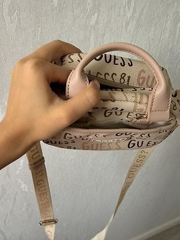 yumru cantalar: Çiyin çantası, Guess, İşlənmiş — 4
