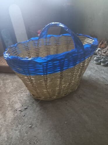 железная вешалка для одежды: Bambuk söyüd toxunma səbət satilir. - Material: təbii toxunma — 1