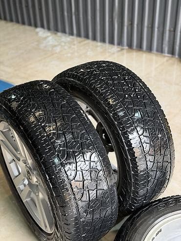 Автозапчасти: Toyota orijinal yüngül lehimli disklər və şin dəsti - Sayı: 4 ədəd — 4