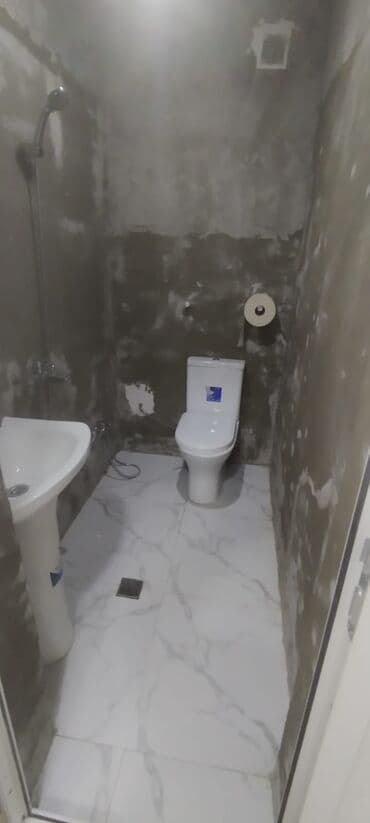 готовые дома продажа: 1 mərtəbəli həyət evi - Tam hasarlı, qapalı həyət. Betonlanmış geniş — 6