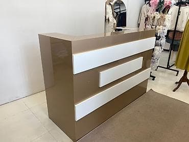 stol sekilleri: Mağaza üçün kassir/resepsion stolu - Material: MDF üzərində parlaq — 1
