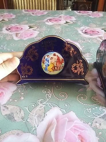 salfet qabı: Cox gozel debli salfetka qabi,1990 ci ilde Cexiyada alinib,40 ildiir — 2