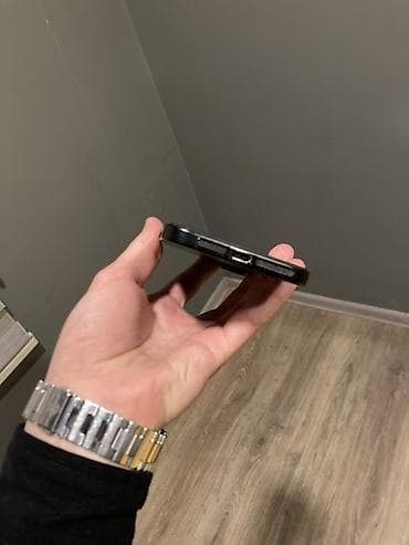 iphone 11 pro kreditle: IPhone 16, 128 GB, Black Titanium, Face ID — 4