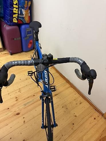 wolf bicycle: Giant yol velosipedi (2600alinib yenidi 1-2 defe istifade olunub) - — 2