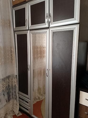 kiçik dolab: 3 qapılı, Güzgülü, Qəhvəyi, Taxta, Açılan, Düz dolab — 2