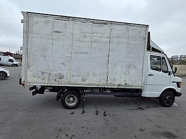 mersedes hissələri: Yükdaşıma üçün Mercedes-Benz furqon tipli yük maşını Xüsusiyyətlər: - — 3