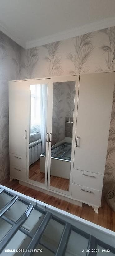 paltar şfaneri: Dolab 1.60/2.ölçülü.
Satılılır 160₼. Ünvan Savalan — 1