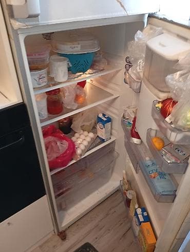 2ci el televizor: İşlənmiş 2 qapılı Beko Soyuducu Satılır, rəng - Gümüşü, Dolab içi — 3