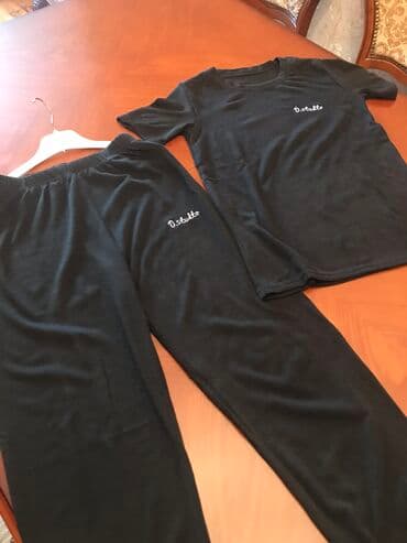 Новый женский костюм.Размер 38-40.Yeni qadin ucun dest.Razmer 38-40