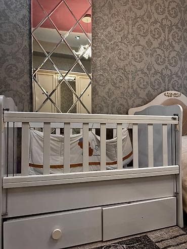 Oğlan və qız üçün, Dördbucaq, Beşik, Dəst ilə, Matrassız, Yellənmə mexanizmsiz