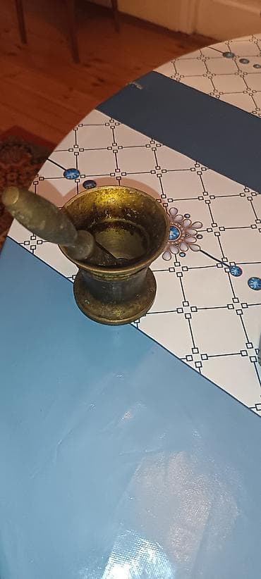 qaban eti satilir: Misin və ya bürüncdən hazırlanmış ənənəvi həvəng və dəstə. Kompakt — 1