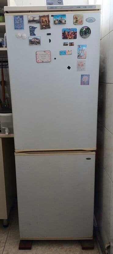 ev soyuducusu: Atlant soyuducu. Defrostdur. Yaxşı işləyir, yaxşı buzladır. Buzxanası — 2