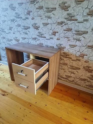 drnaq stolu: Yeni, Kvadrat masa — 3