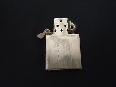 Şəxsi əşyalar: ZIPPO benzinli alışqan – ABC News “Moscow Bureau 1963” gravürü ilə — 4