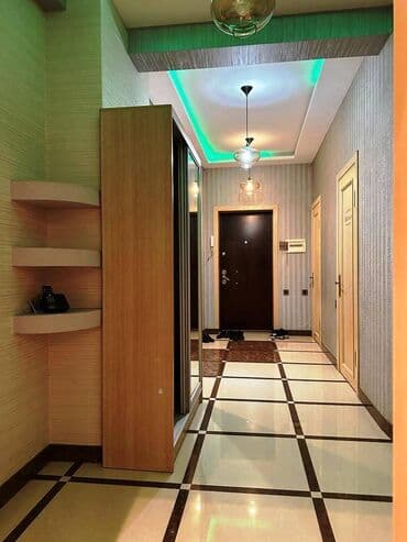 sarayda yeni tikili binalar: Xətai Rayonu, Xətai metrosu yaxınlığında. 18 mərtəbəli yeni tikili — 17