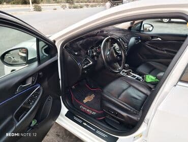maşın guzgusu: Chevrolet Cruze: 1.4 л | 2017 г. Седан — 10