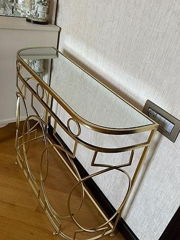 bar stolu: Güzgülü qızılı metal konsol masa Az işlənmiş, çox səliqəli — 2