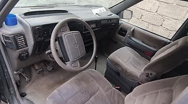 traxtor satisi: Plymouth Voyager miniven - Kuzov: 4 qapılı, geniş salonlu miniven - — 8