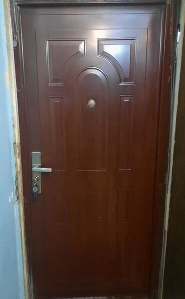 Boşqablar: Məhsul: Dəmir giriş qapısı Təsvir: - Material: tammetal (polad) — 1