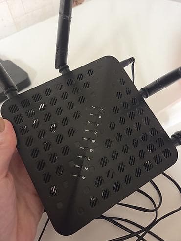 Güclü dual-band Wi‑Fi router Xüsusiyyətlər: - 2.4 GHz və 5 GHz