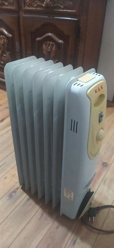 yağ çəkən aparat qiyməti: Təzə yağ radiatoru, istifadə olunmayıb, ayaqları (təkərləri) — 2