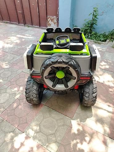 deri plas: Uşaq elektro-avtomobili – 4x4 off-road jeep stili - Güclü 4x4 təkərli — 6