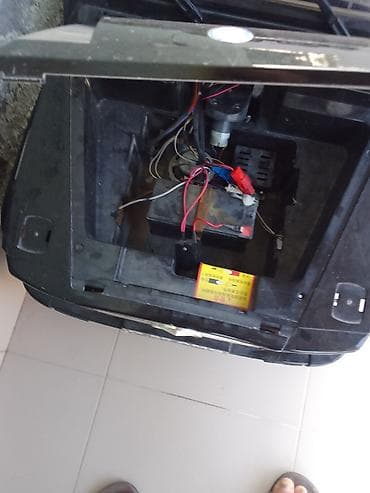 saxta baba satisi: Uşaq elektrikli maşını pultu yoxdur adapter və akumlyatoru — 4