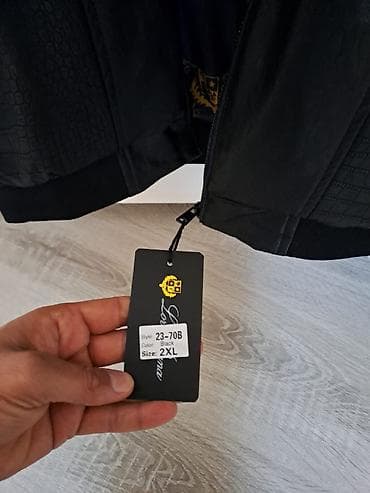 kurtka satilir: Kurtka 80 manat tezedir olcusu 2XL — 5