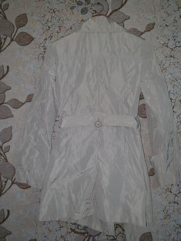 trenc: Bej rəngli qadın trençkot - Klassik ikiqat düyməli (double-breasted) — 4