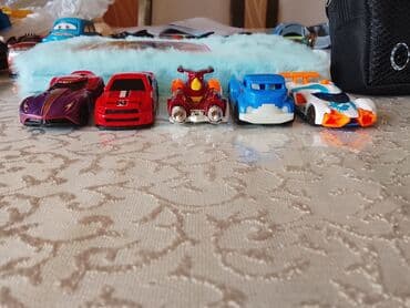 uşaq maşın dəstləri: Uşaq üçün 5 ədəd kiçik oyuncaq maşın dəsti Xüsusiyyətlər: - Miqdar: 5 — 1