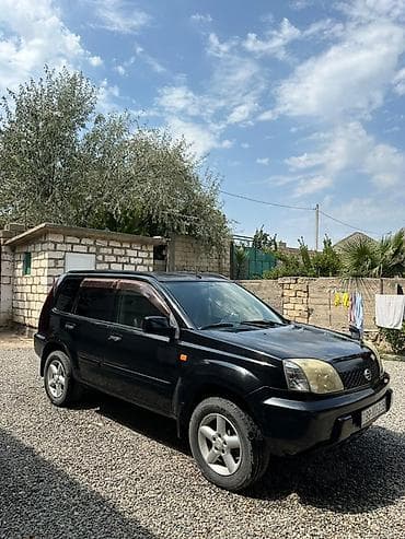 Nissan X-Trail: 2 l | 2003 il Krossover