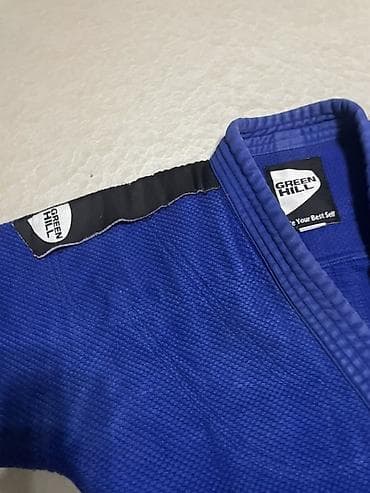 geyimlər: 46-50-55 kq ucun uygundur 
Paqonlarında yırtığları var — 2