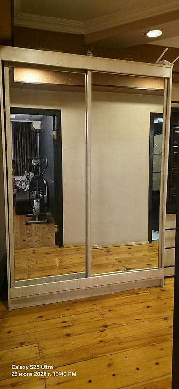 desmal: Geniş güzgülü sürgülü şkaf - Material: açıq rəngli laminat/LDSP - Ön — 2