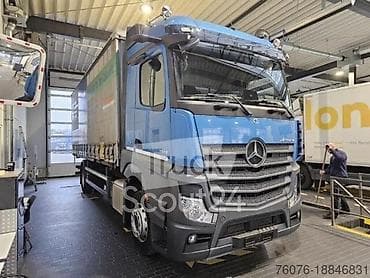 Məhsul: Mercedes-Benz yük avtomobili (pərdəli/şkaf-tip tentli karqo)