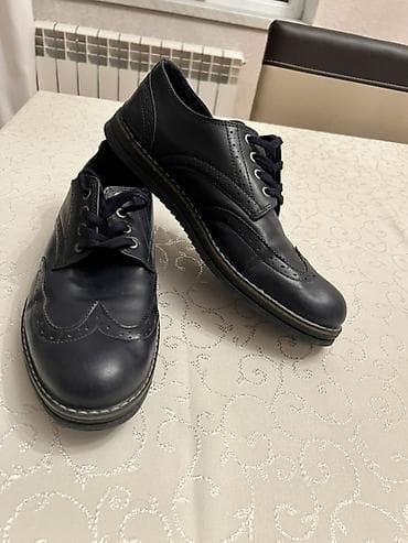 gun eynəyi: Məhsul: Kişi dəri ayaqqabısı – broq üslubunda - Rəng: tünd göy (navy) — 2