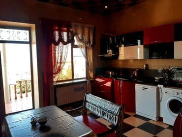 ev certiyojları: 6 otaqlı, 800 kv. m, Təmirsiz — 14