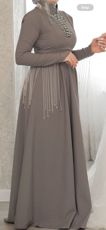 lalafo ziyafet geyimleri: Qadın üçün zərif milli üslubda uzun don. - Rəng: boz - Dizayn: boğaza — 1