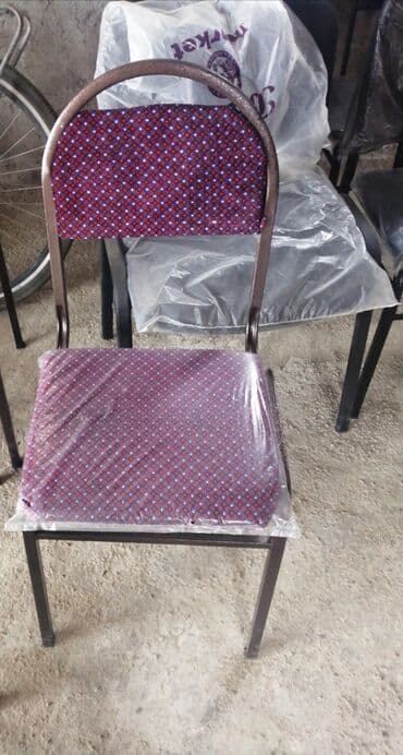 gaming oturacaqlar: 13manatdan başlayır 30manata qədər. Stol stul desti anbardan satiş var — 2