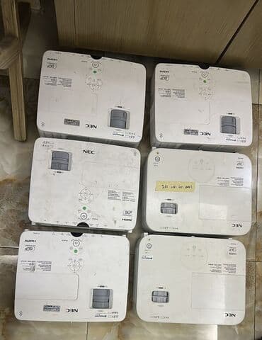 zoom kamera: İşlənmiş Proyektor Epson, Pulsuz çatdırılma, Rayonlara çatdırılma, Ünvandan götürmə — 1