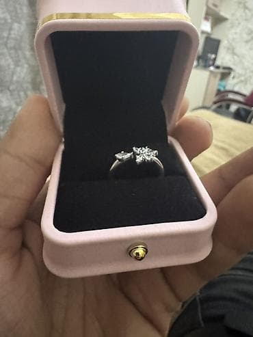 qizil sat: Gümüş rəngli zərif qadın üzüyü - Dizayn: Açıqlıqda tənzimlənən iki — 3