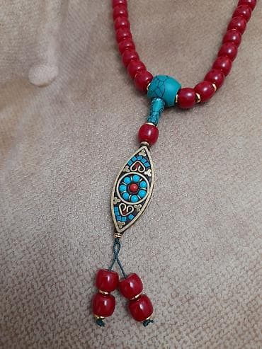 Dini zərgərlik əşyaları: Təsbeh / boyunluq tipli əl işi bəzək əşyası.Qırmızı boncuklardan — 8