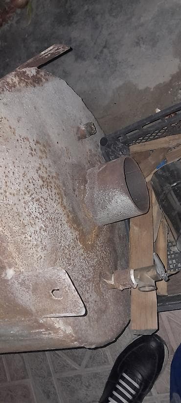 Metal su qızdırıcısı (köhnə tip “boiler”) korpusu və daxili bak -